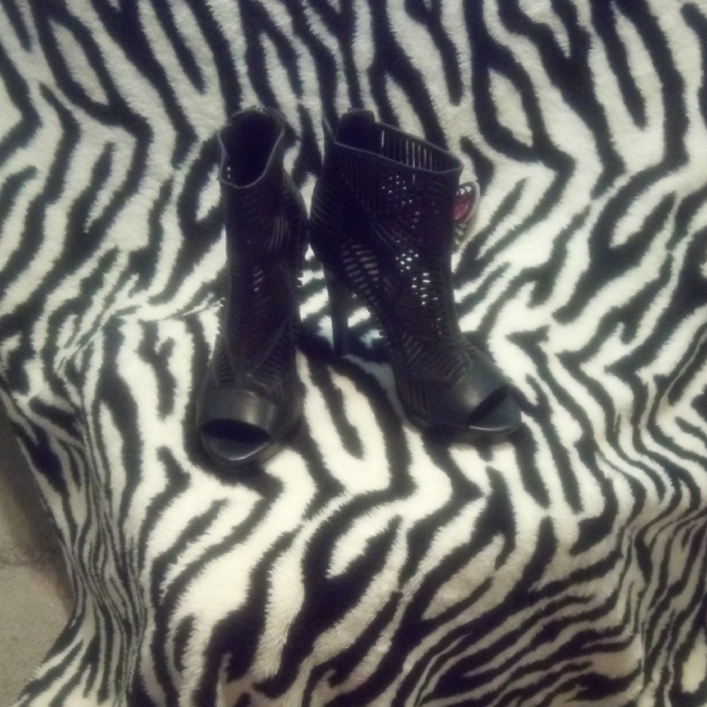BCBGeneration Black Stiletto Booties • 5” Heel • Size 10M